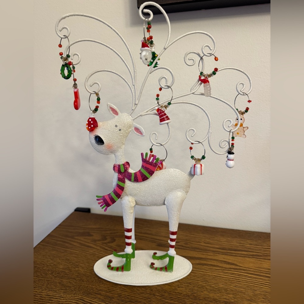 Pier 1 White and Green Holiday Reindeer wine glass ornaments Decor. GUC